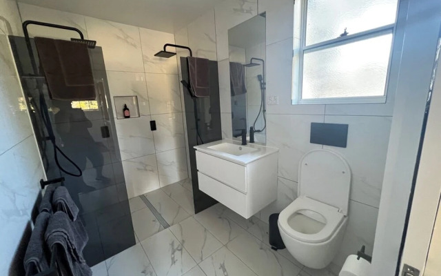 Glenaire Apartments on Frazer St