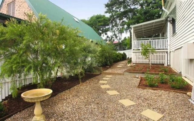 3 Bedroom Characterful Inner City Home