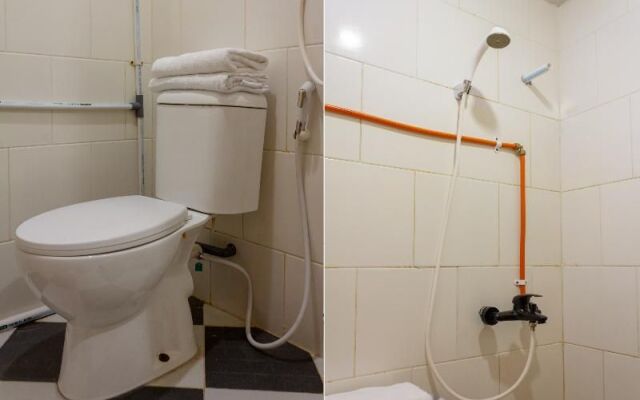OYO 737 Kamar Keluarga Mahkota 8