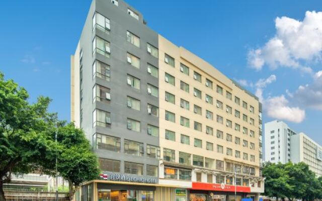 Atour Hotel East Railway Station Branch