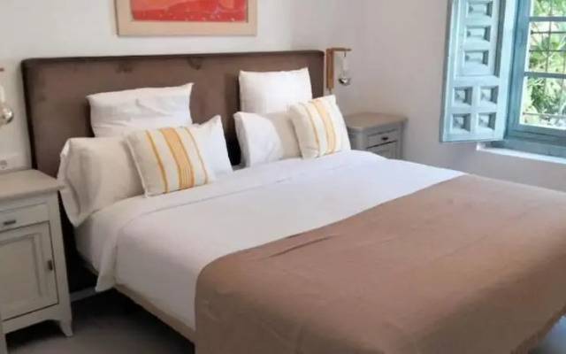 Mina25 by 7Escalones