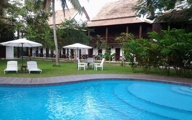 Chitchareune Muangluang Hotel