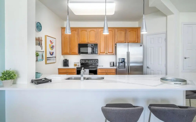 4862 Cayview Avenue #408