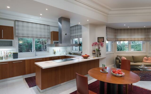 Beautiful Villa in Attica With Sauna