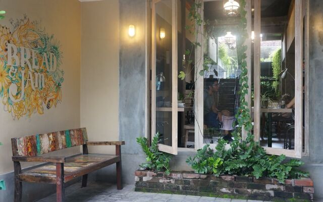 Bread & Jam Hostel