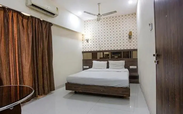 Fabhotel Shivani Residency