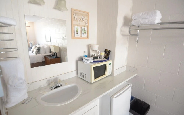 Christina Lake Motel and RV Park