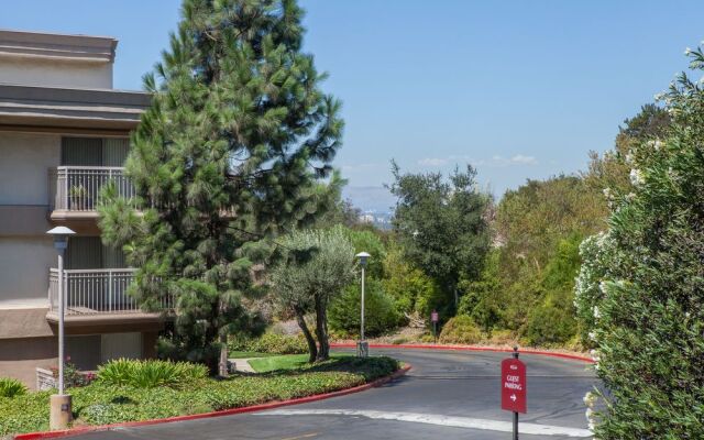 Oakwood at Toluca Hills Apartments by Avalon