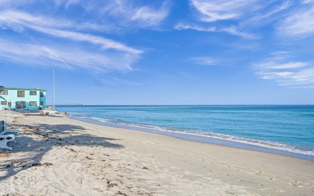Coastal Studio by Hollywood Beach Boardwalk