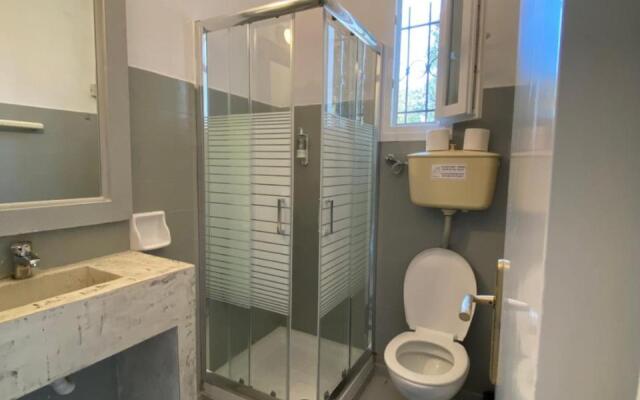 Olive Grove Poolside Apartments