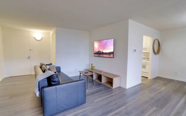 Stay with Comfort in Crystal City