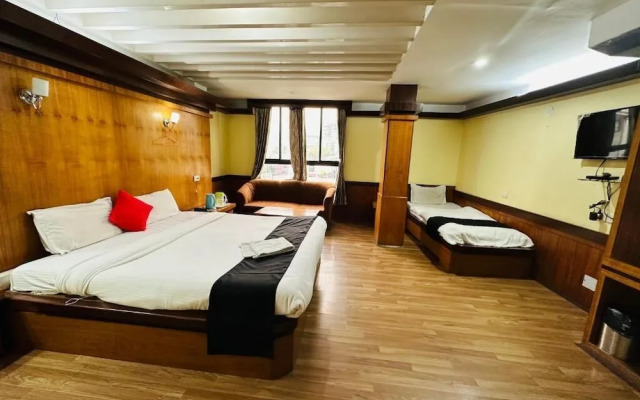 Gajraj Hotel