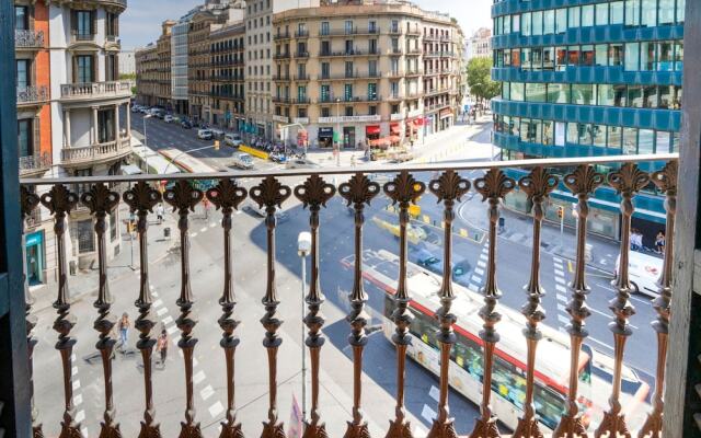 Luxurious Apartment For 9 People Recently Renovated In The Center Of Barcelona