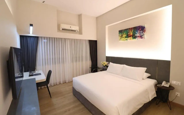 Crown Regency Serviced Suites