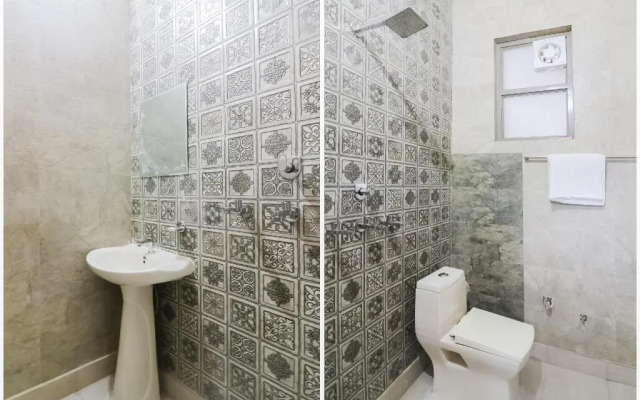 Clock Inn by OYO Rooms