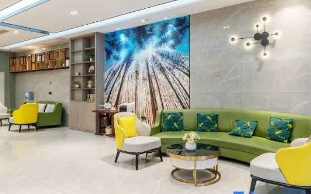 Vienna Classic Hotel (Fuzhou North Railway Station Plaza)