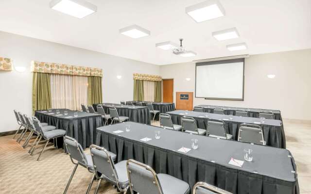 Ramada by Wyndham Olds