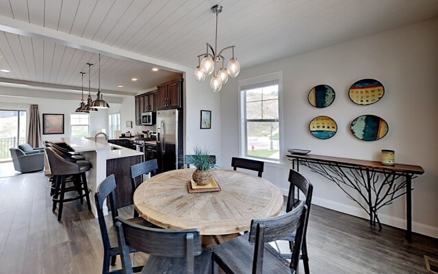 1072wcat 4 Bedroom Home