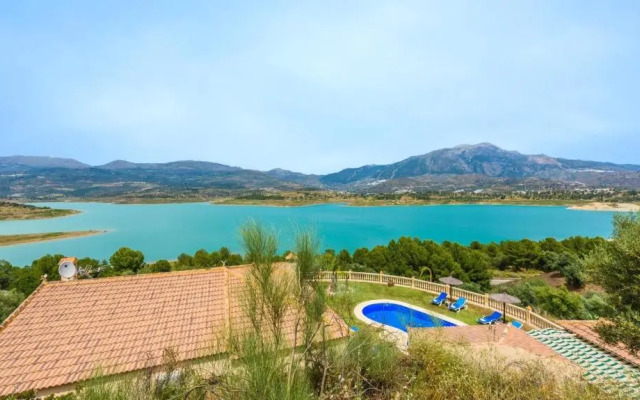 Cortijo Angela Vinuela by Ruralidays