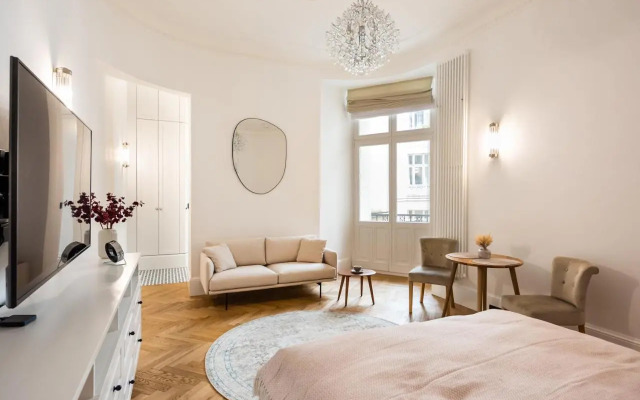 Premium Warsaw Center Studio