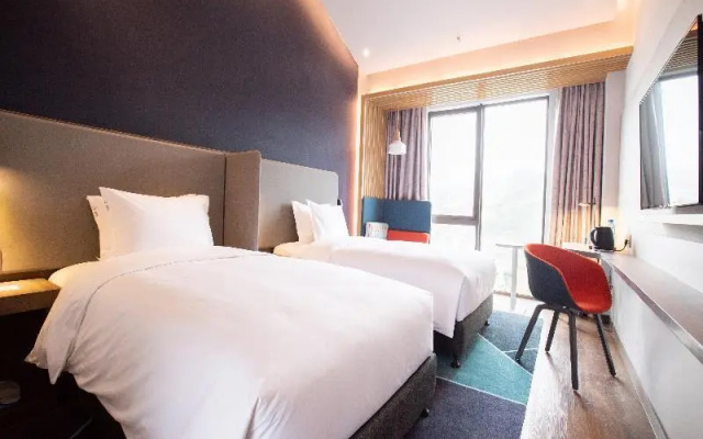 Holiday Inn Express Guizhou Qinglong – Guest Rooms – Qianxinan