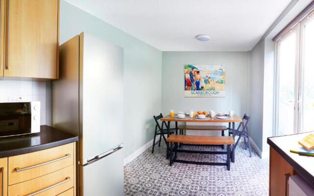 Beautifully furnished 4-bed townhouse on South Cliff