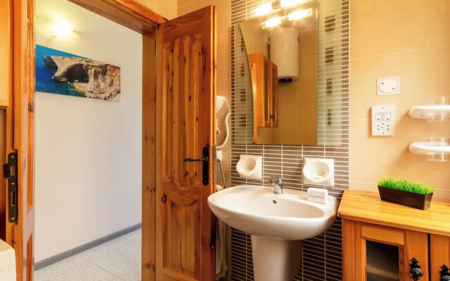 Modern Seaview Apart In Marsalforn Gozo