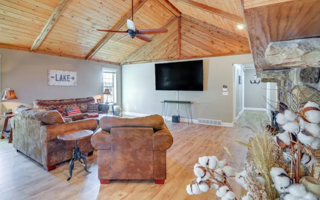 River-view Somerset Home: Large Deck, Fire Pit!