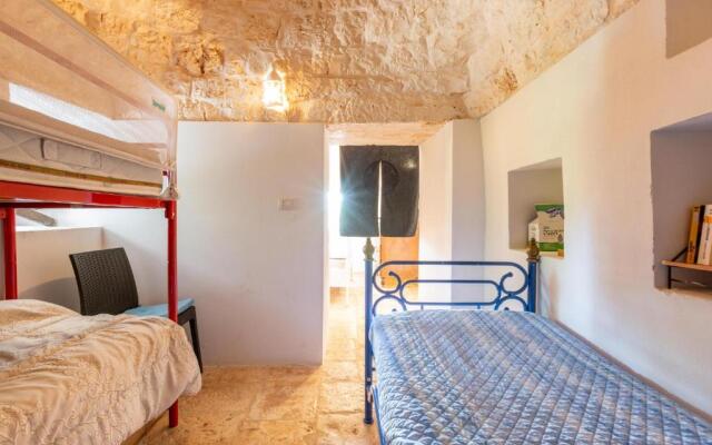 2496 Trullo Chiaro di Luna by Perle di Puglia