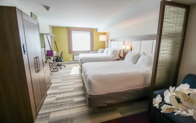 Holiday Inn Express & Suites Miami Airport East, an IHG Hotel