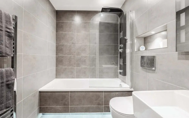 Host Stay Maple Court