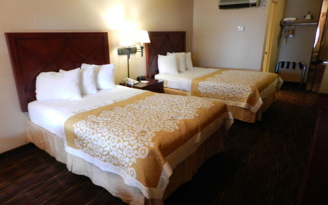 Days Inn & Suites by Wyndham San Diego Near Sea World