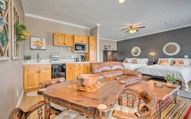 Large, Cozy Midway Studio w/ Mountain Views!
