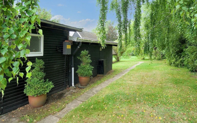 6 Person Holiday Home in Follenslev
