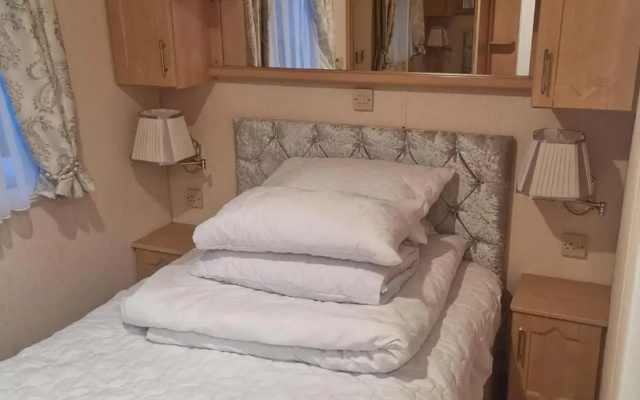 Discover Comfort Home From Home 8-birth Caravan