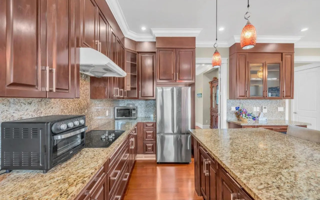 Oakridge Home