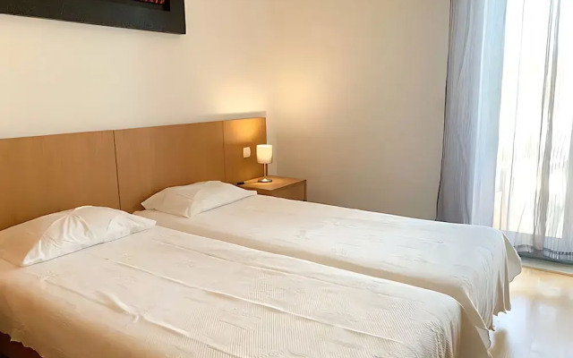 Marina View 1 Bedroom Apartment w Swimming Pool