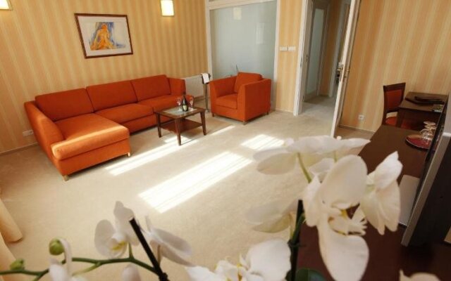 Hotel Sandor Pavillon