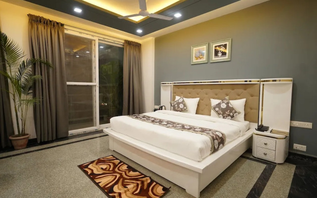 Posh Garden Inn