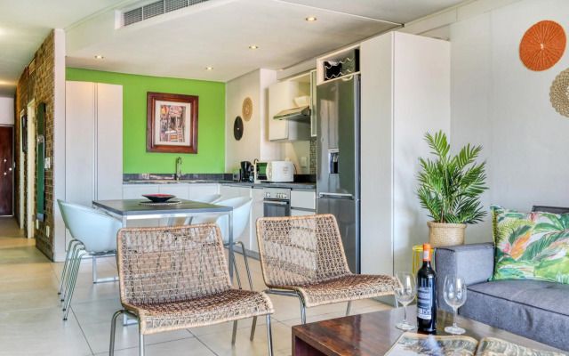 Authentic Cape Town Apartment near the Silo District