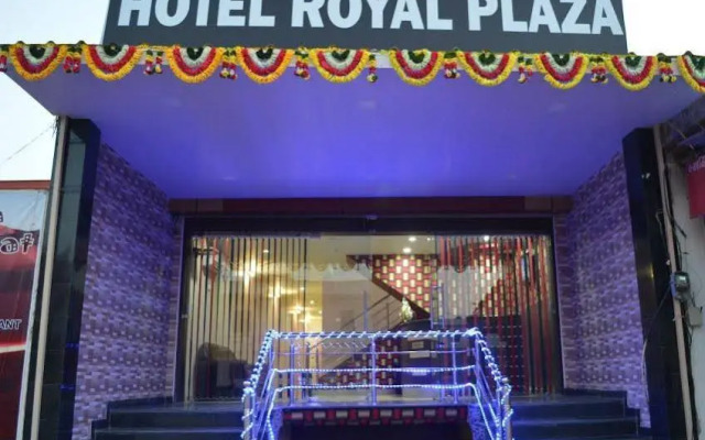 OYO 10413 Hotel Royal Plaza