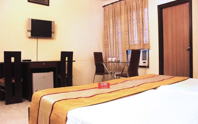 OYO 1875 Hotel Blooms 2