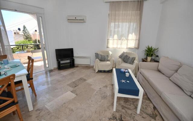 Central flat, 300m from the beach