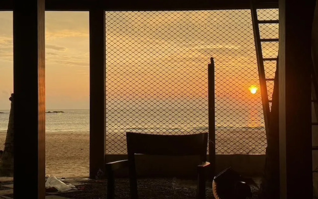 Oceanfront Luxury Private Villa in Ambalangoda