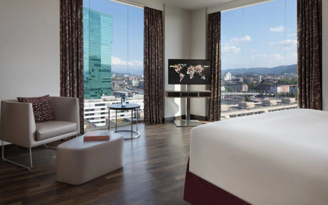 Renaissance Zürich Tower Hotel