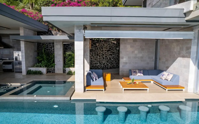 Luxury Villa: Hot Tub: Ocean Views: Fully Staffed
