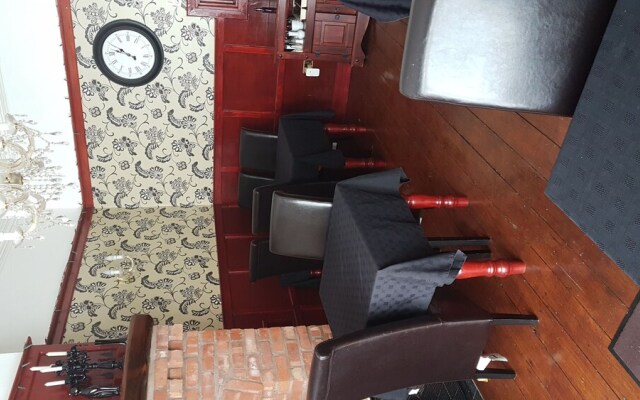 The Cresta Guest House