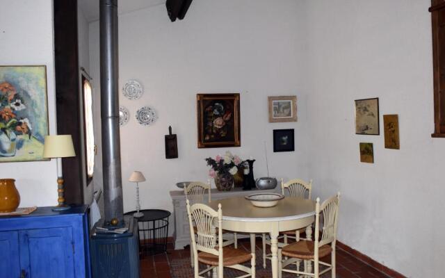 Petit Mas Au Paradis Avec Piscine Pour 6 Personnes