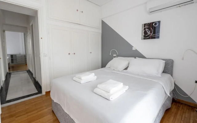 Massive 2-apartment Combo Unbeatable Acropolis Views Sleeps 9
