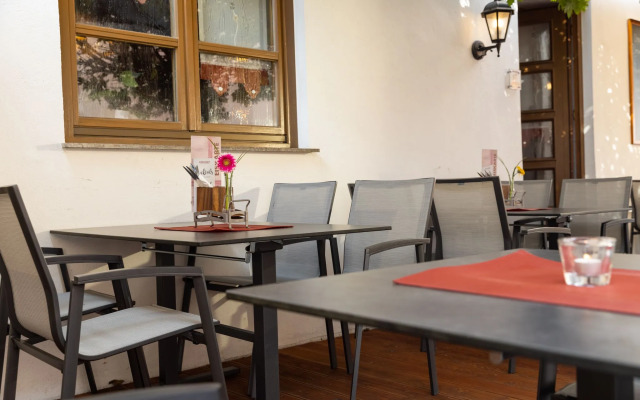 Hotel-Restaurant STRAUSSEN